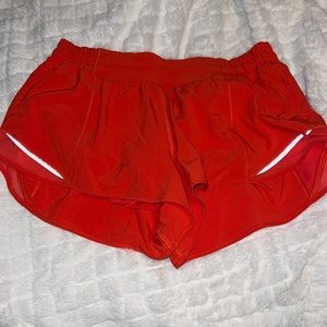 nwot hotty hot lululemon shorts